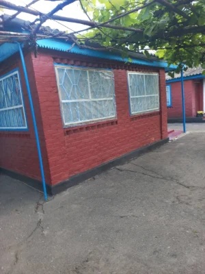 Продам доглянутий  будинок за межами міста.