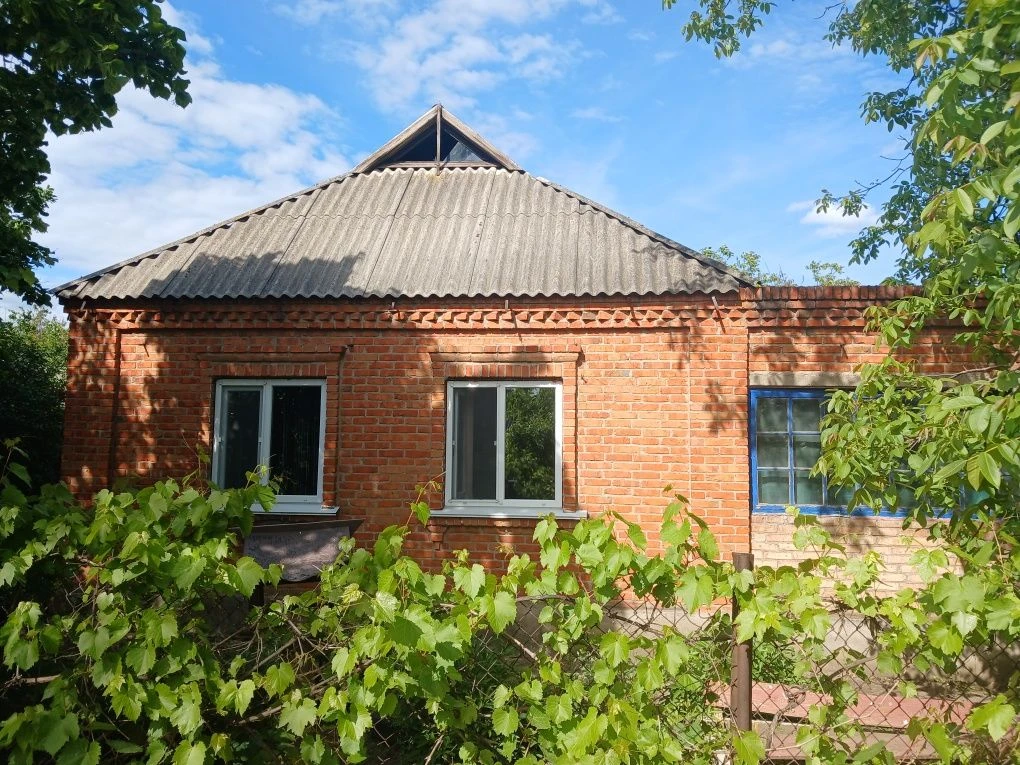 Дім село Кінецпіль квіткова 1