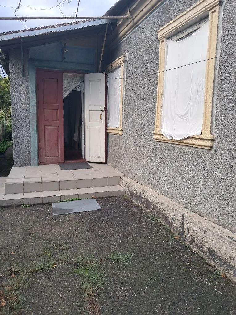 Продаю будинок  в районі коледжу