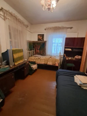 Продаю будинок  в районі коледжу