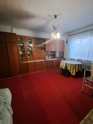 Продаю будинок  в районі коледжу