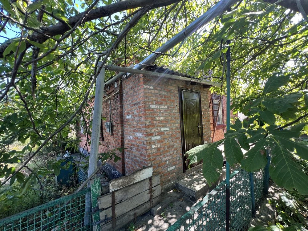 Будинок на скалі 25 сотих землі