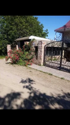 Двоповерховий будинок в с. Кінецьпіль.