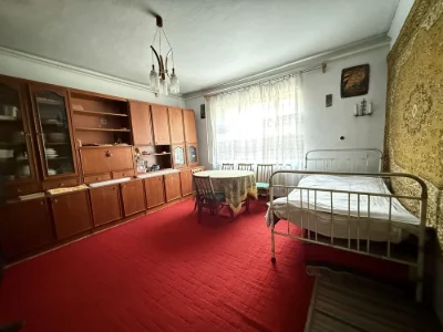 Продам великий будинок район коледжу