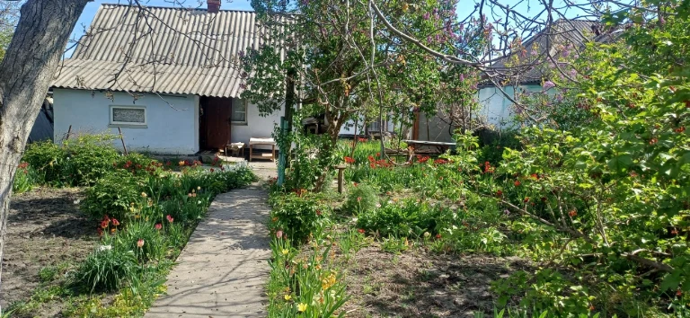 Продам невиликий будиночок