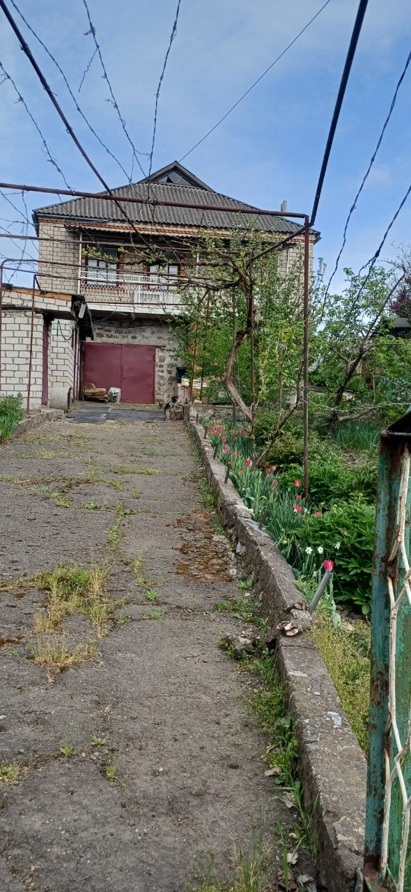 Продам 2х пов.будинок у ріки