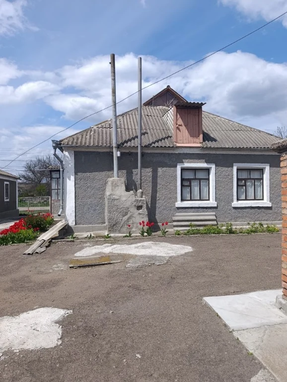 Продається будинок за межами міста