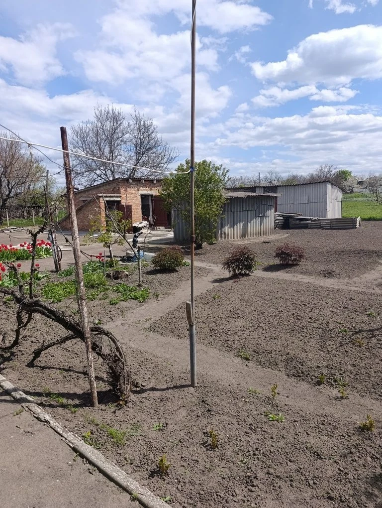 Продається будинок за межами міста