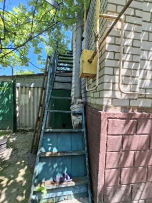 Продам великий добротний будинок район ПМК.