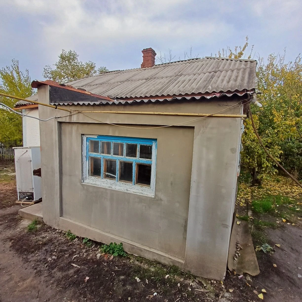 Продам будинок на великій ділянці 10 соток,район колледжу