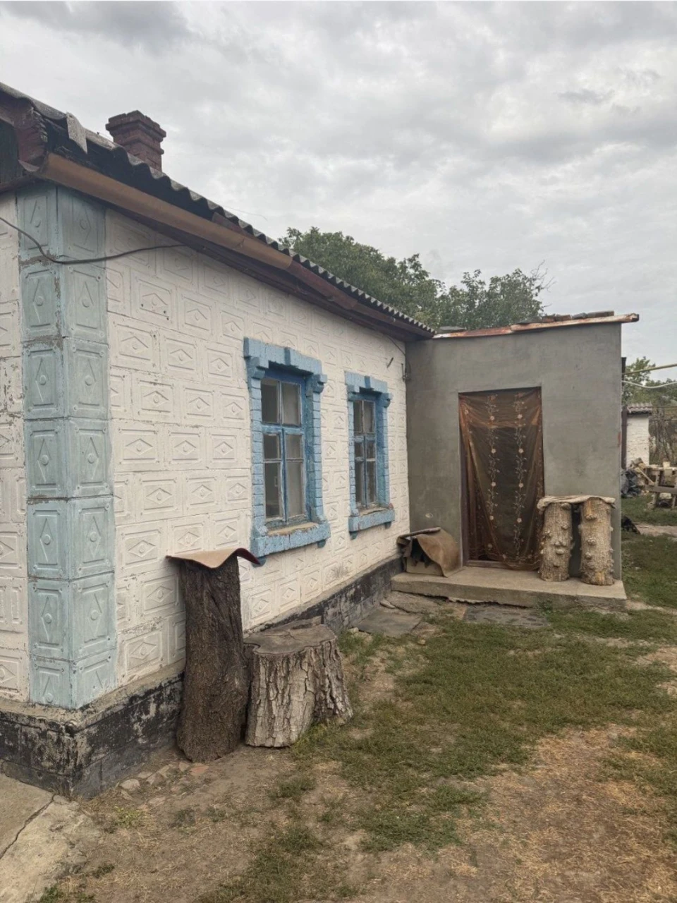 Продам будинок на великій ділянці 10 соток,район колледжу