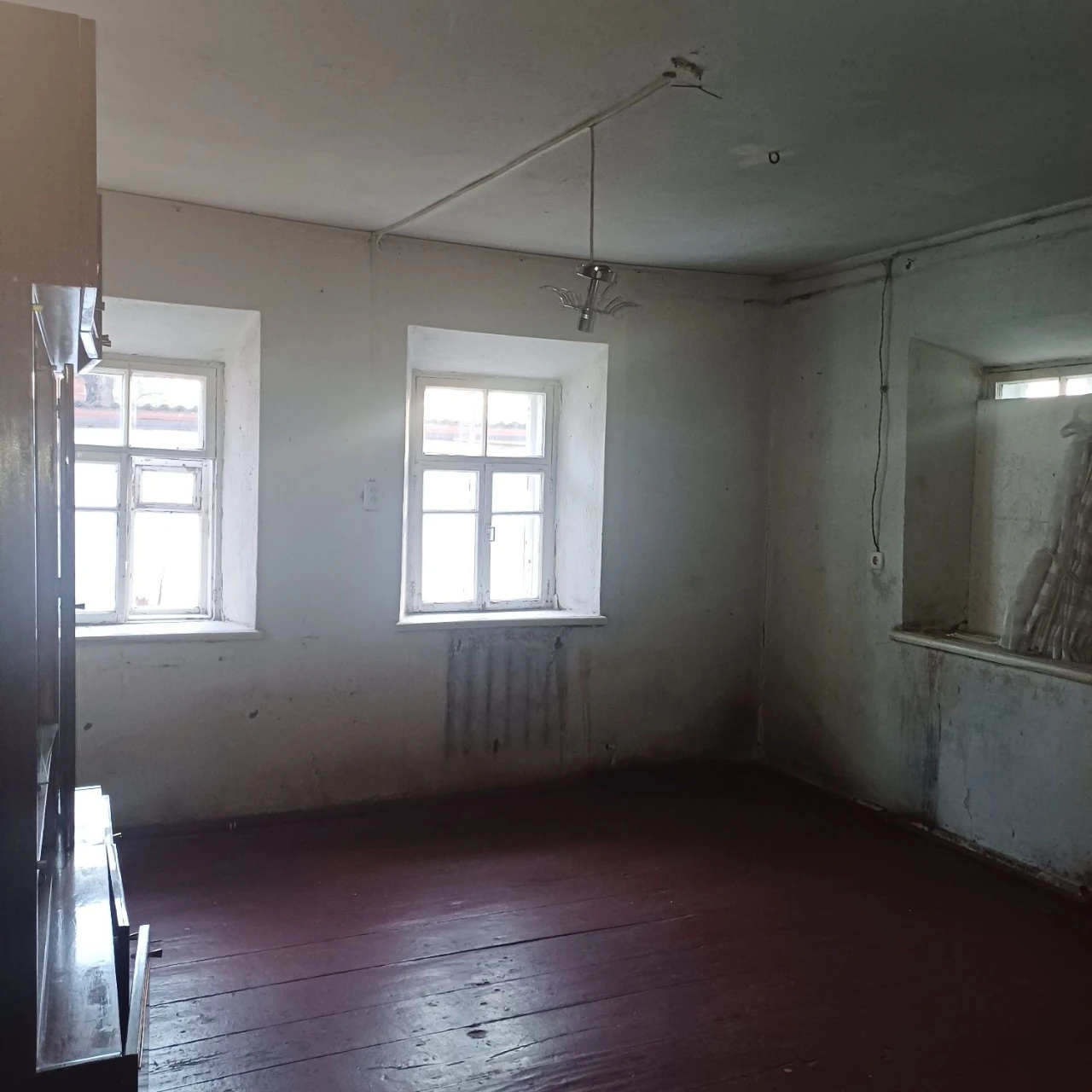 Продам будинок на великій ділянці 10 соток,район колледжу