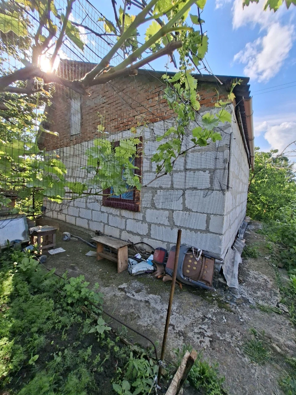 Продам дачу, район ПМК 226,з міським світлом та водою.До цен
