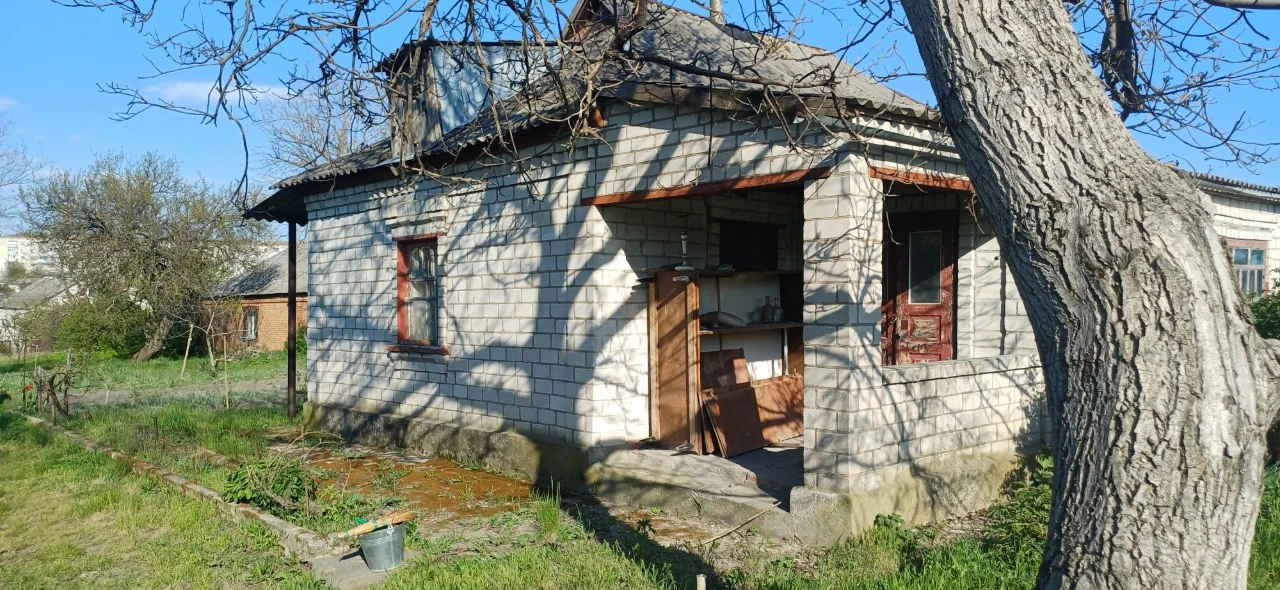 Продам будинок під ремонт
