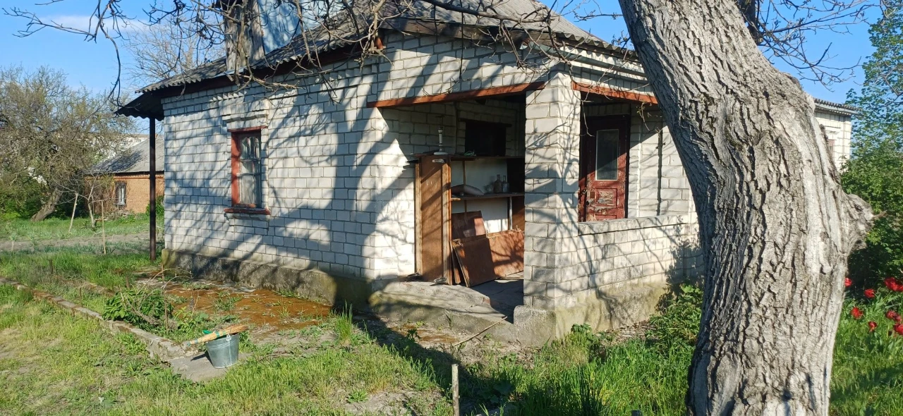 Продам будинок під ремонт