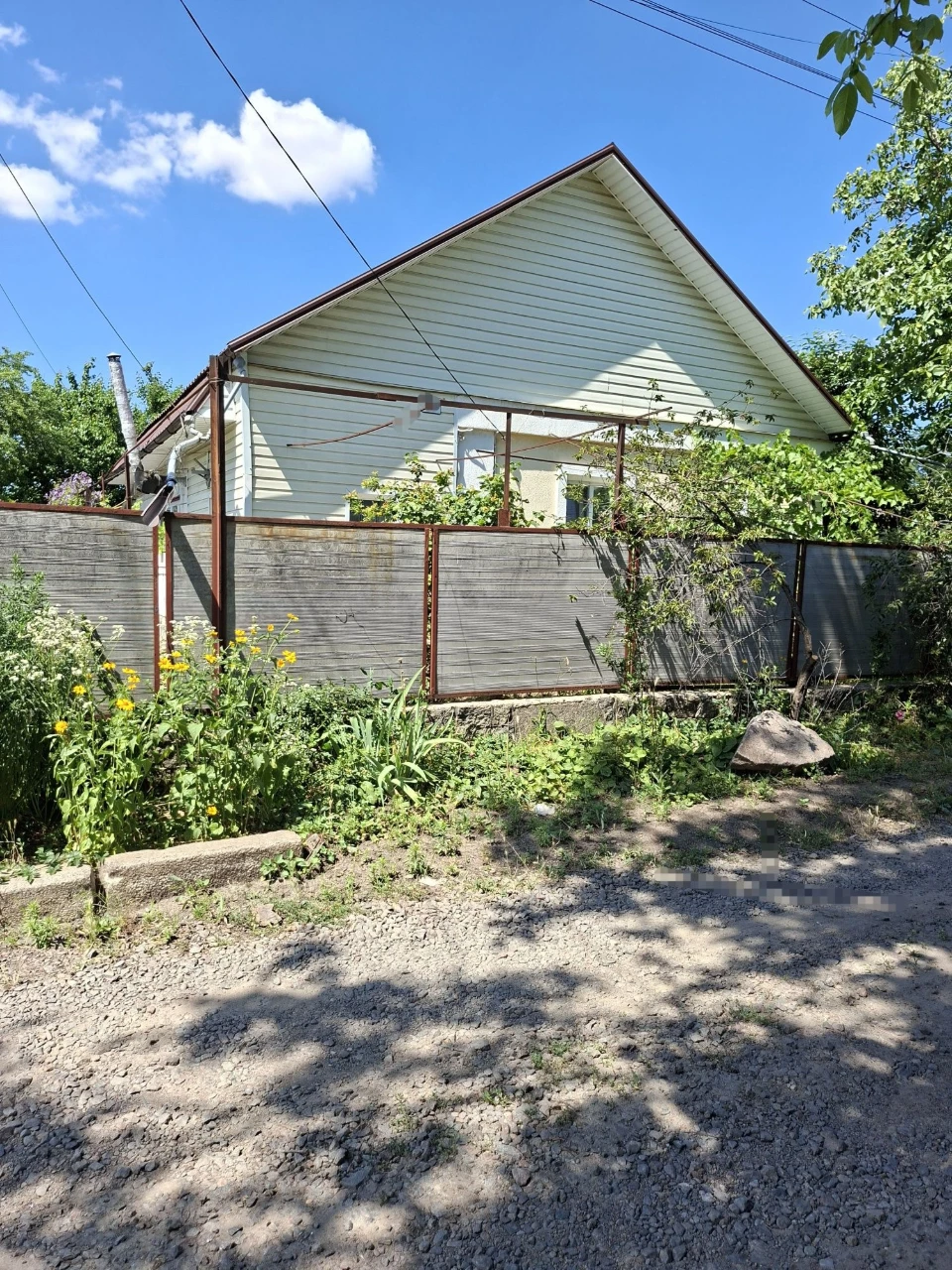 Продам будинок в районі 1 лікарні.