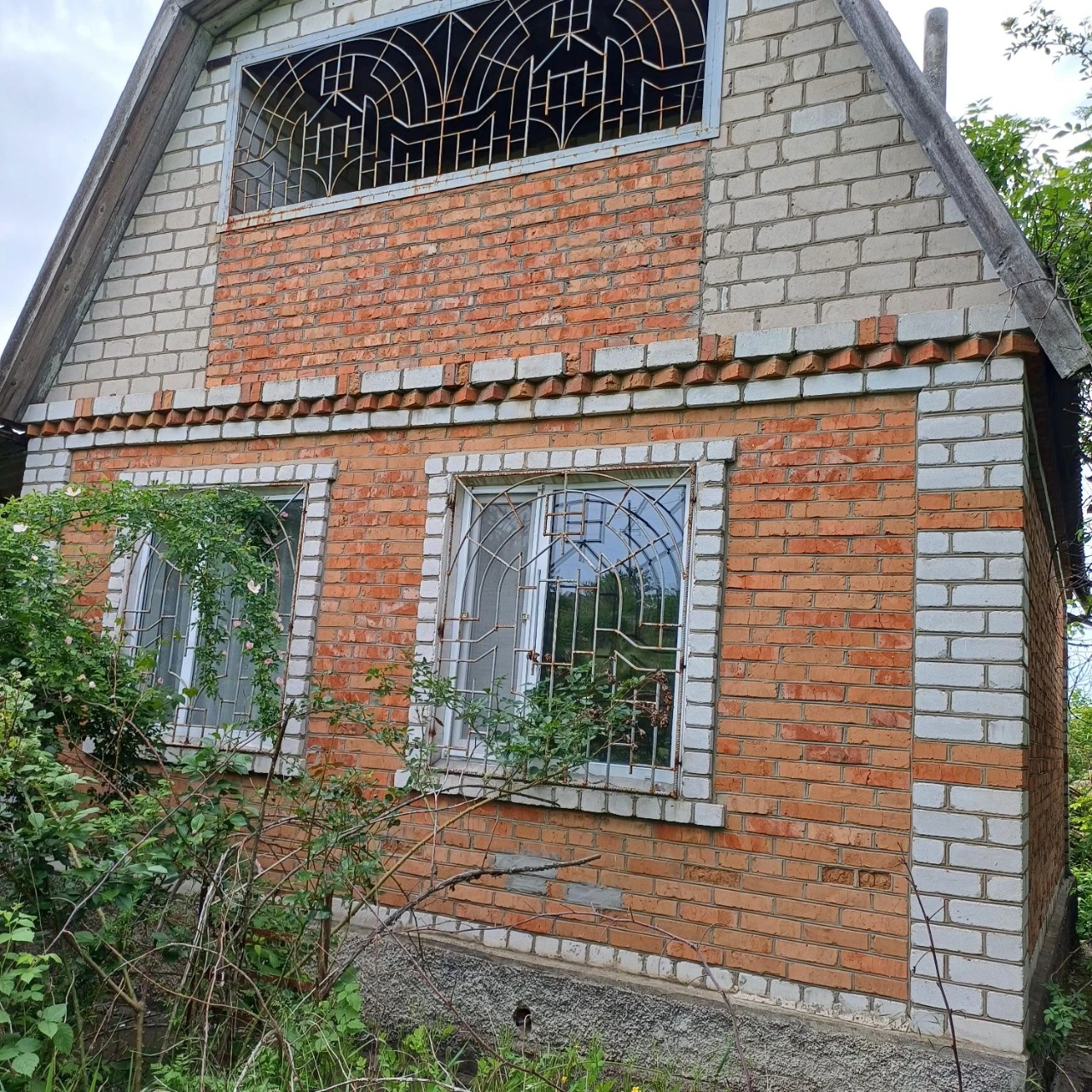 Продам дачний будинок,район ПМК226,перша лінія берега