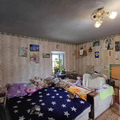 Продається, або здається в оренду півбудинку(більша частина)