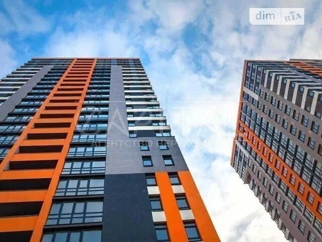 Sale of 5-room apartment 141 sq. m on Berezhanska Street 15 • ID 347