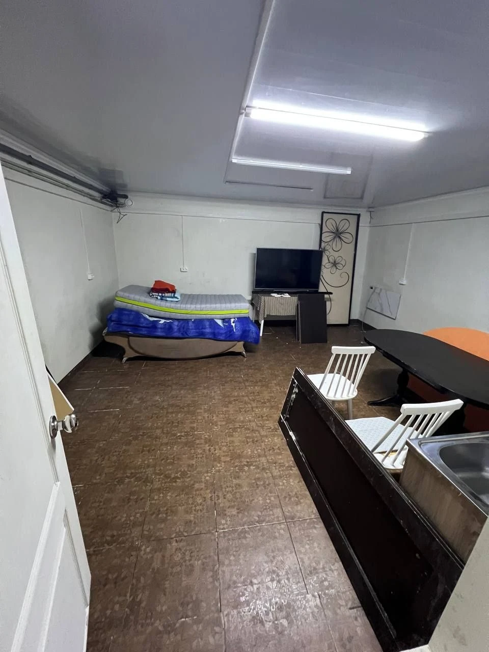 Продається великий двоповерховий будинок у районі 16 школи
