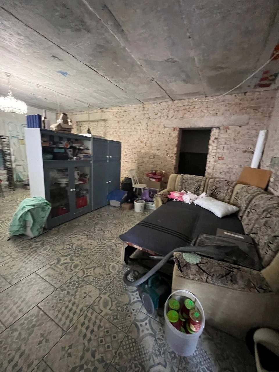 Продається великий двоповерховий будинок у районі 16 школи