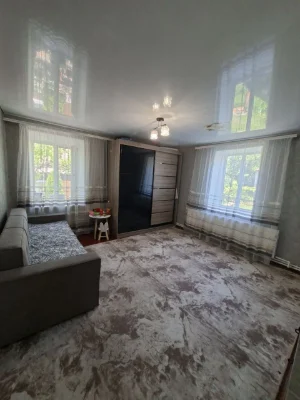 Продам будинок.Локація - район вул.Будівельна, в 5 хв ходьби