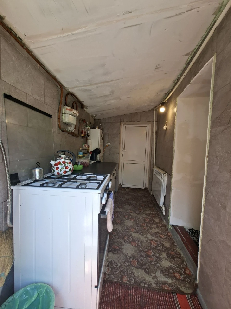 Продам будинок.Локація - район вул.Будівельна, в 5 хв ходьби