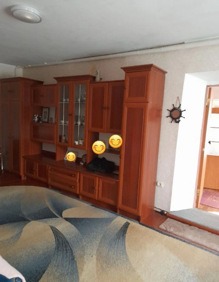 Продам пів будинку