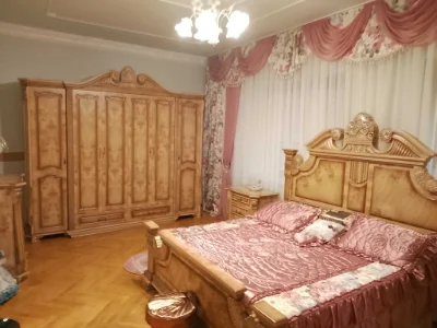 Продаж двоповерхового будинку