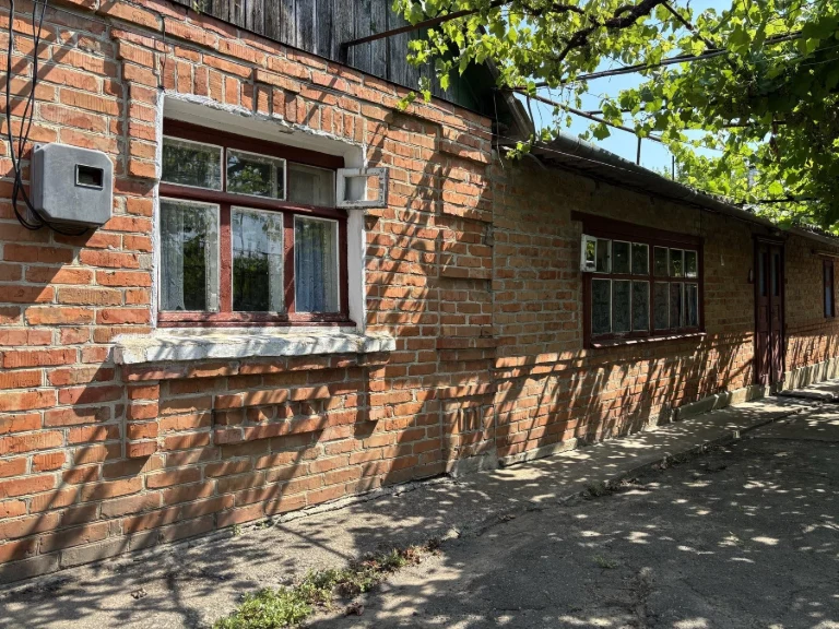 Продам будинок в м. Ананьїв. ПІД РЕМОНТ.