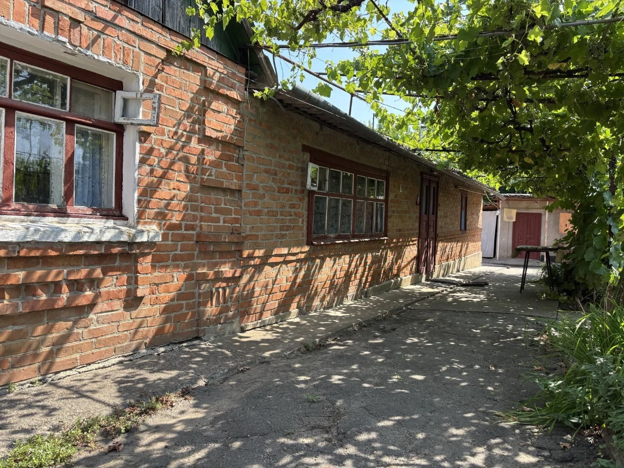 Продам будинок в м. Ананьїв. ПІД РЕМОНТ.