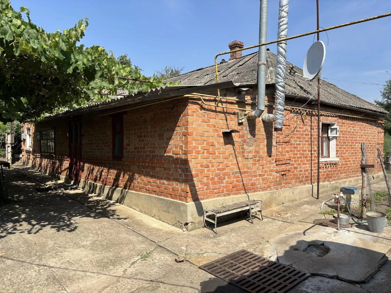 Продам будинок в м. Ананьїв. ПІД РЕМОНТ.