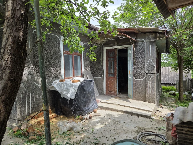 Продам будинок м.Балта під ремонт всі комунікації