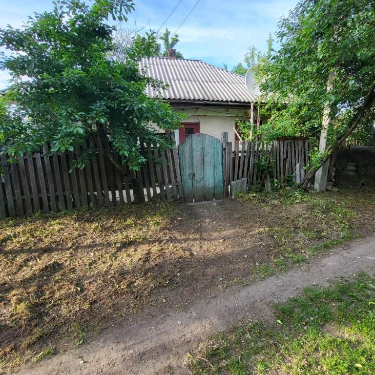 Продам домік врімянку в центрі міста.