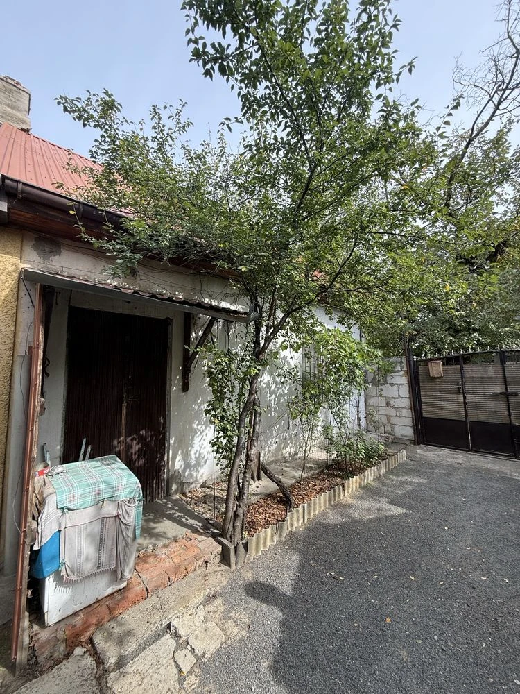Продам часть дома в центре города