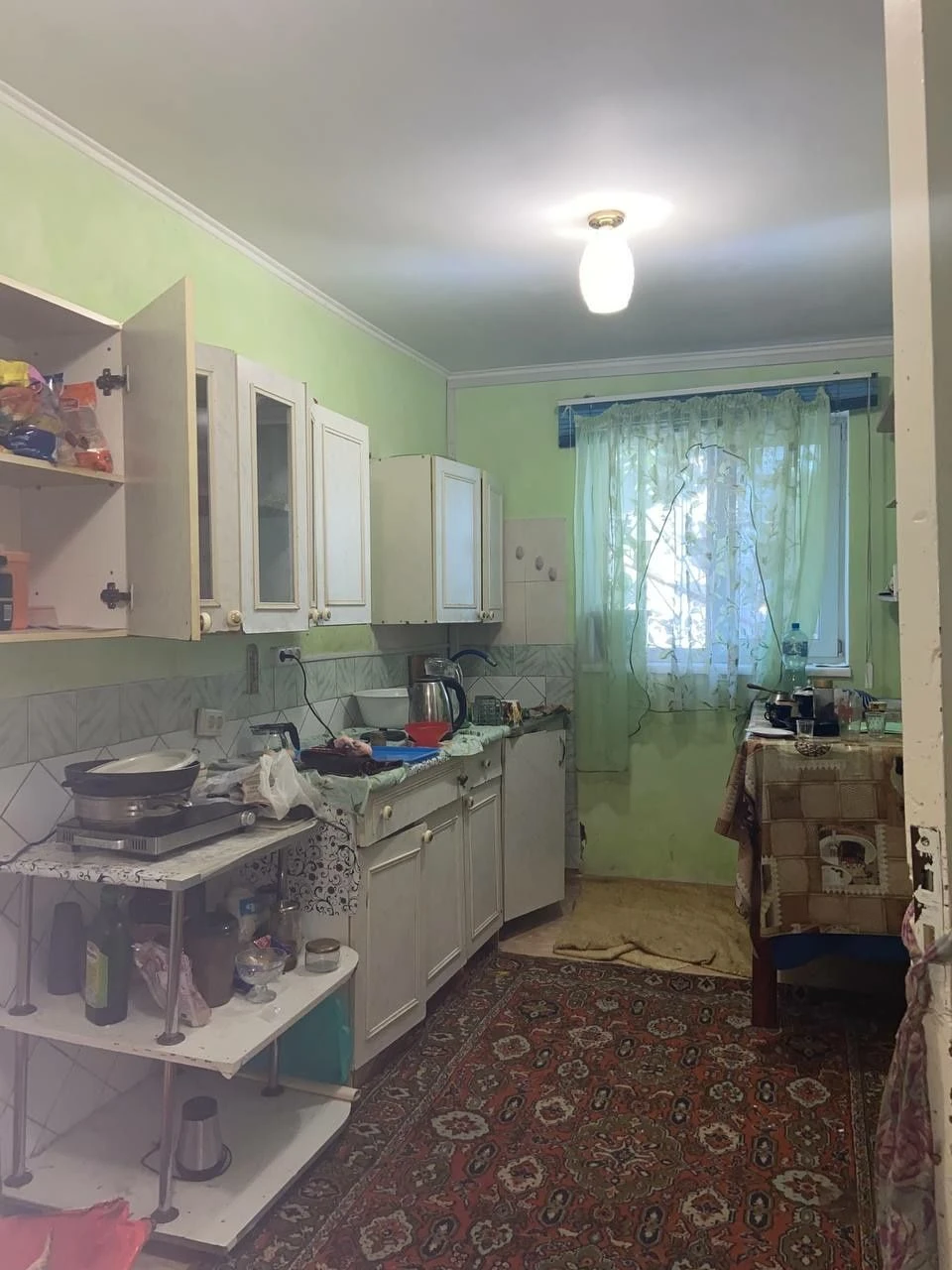 Небольшой, уютный дом. Сад. Баня. Гараж.