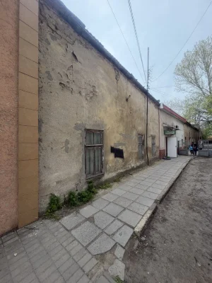 Продам часть дома Центр города.