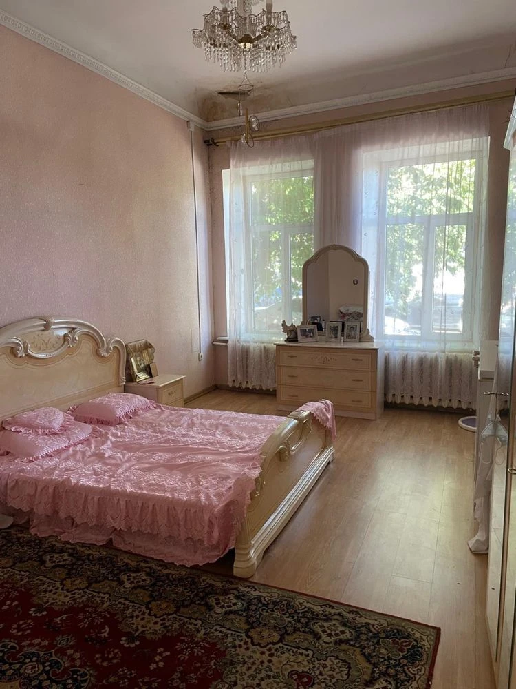 Продам румынский дом в центре  улица Измаильская