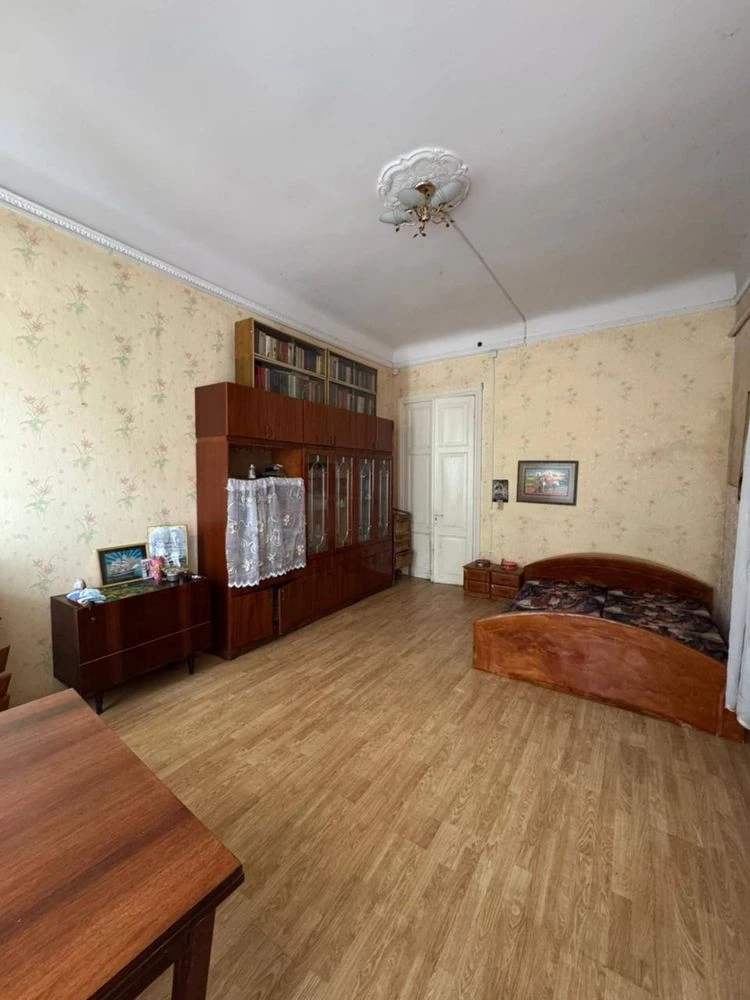 Продам румынский дом в центре  улица Измаильская