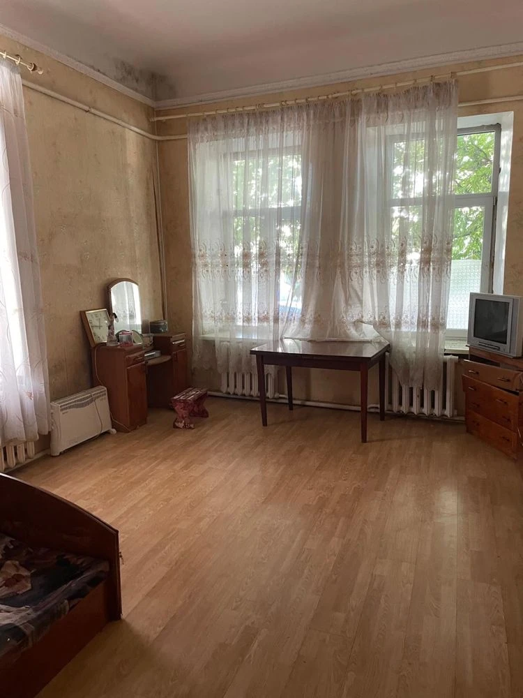Продам румынский дом в центре  улица Измаильская
