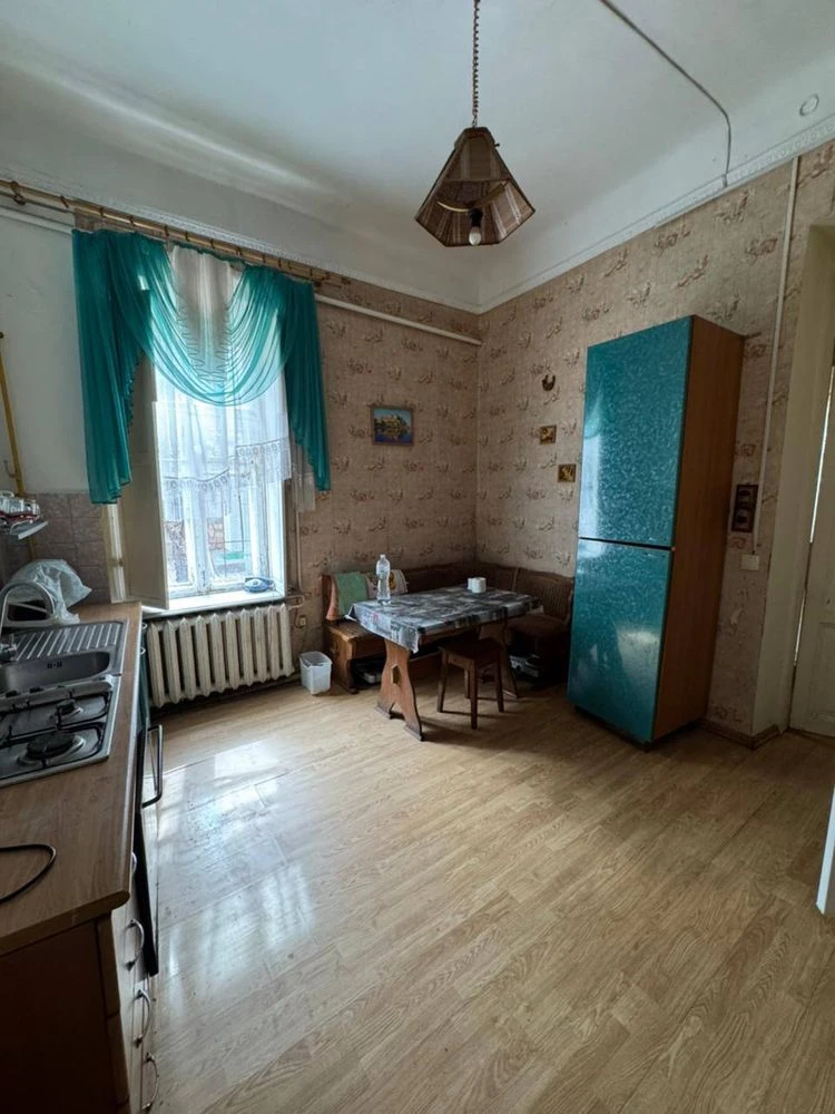 Продам румынский дом в центре  улица Измаильская