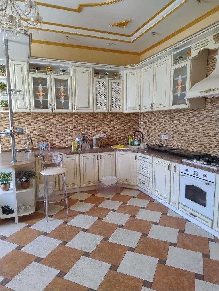 Продам шикарный особняк