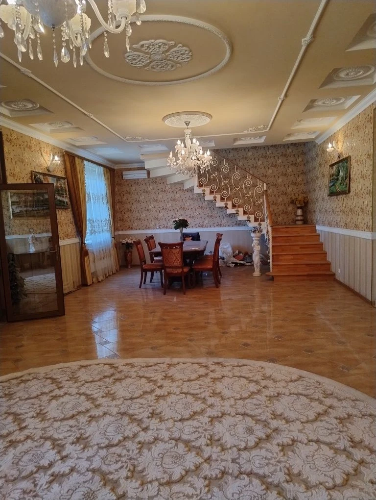 Продам шикарный особняк