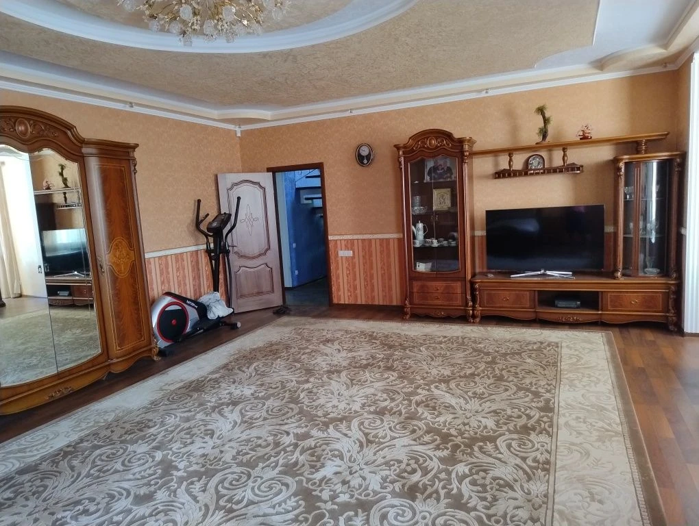 Продам шикарный особняк