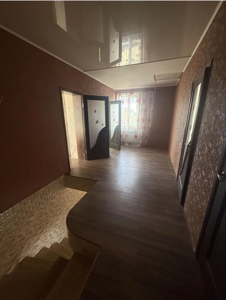 Большой добротный дом на Плавневой со всей мебелью и технико