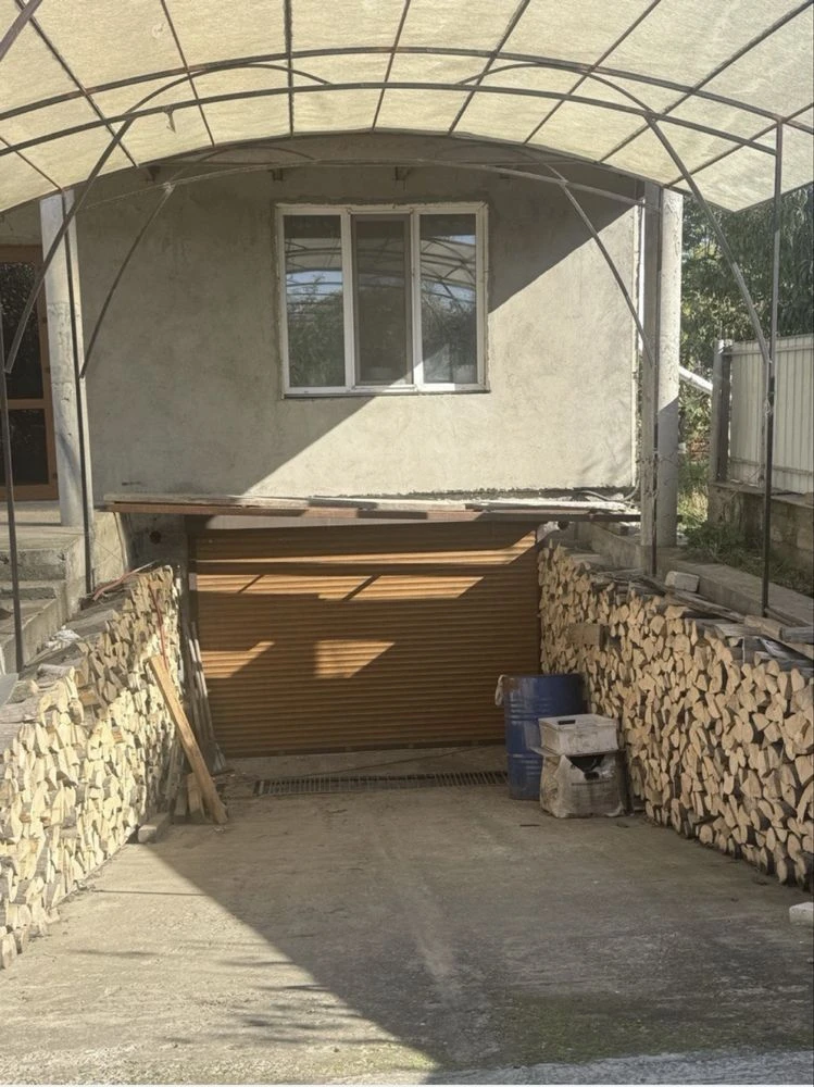 Большой добротный дом на Плавневой со всей мебелью и технико