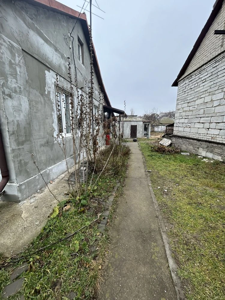Продам два дома на одном участке