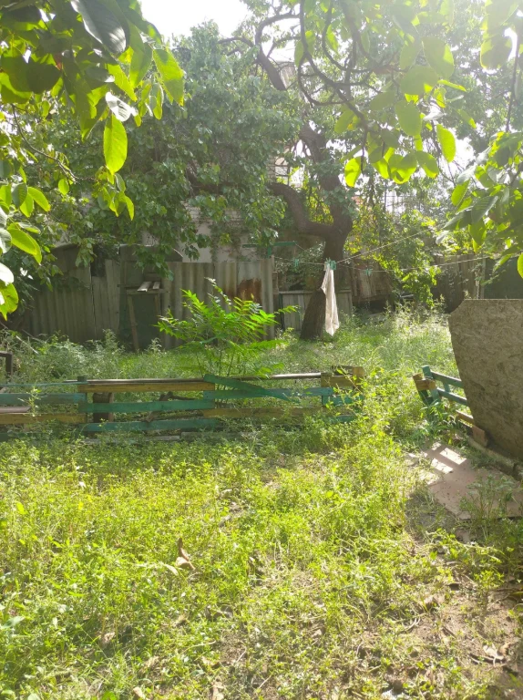 Продам часть дома с землей под застройку. Парк Мира