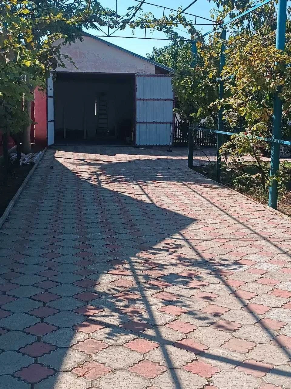 Дом с плодовым садом на 10 сотках в Беляевке рядом с центром