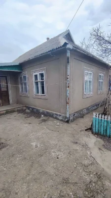 Дом по центральной улице.